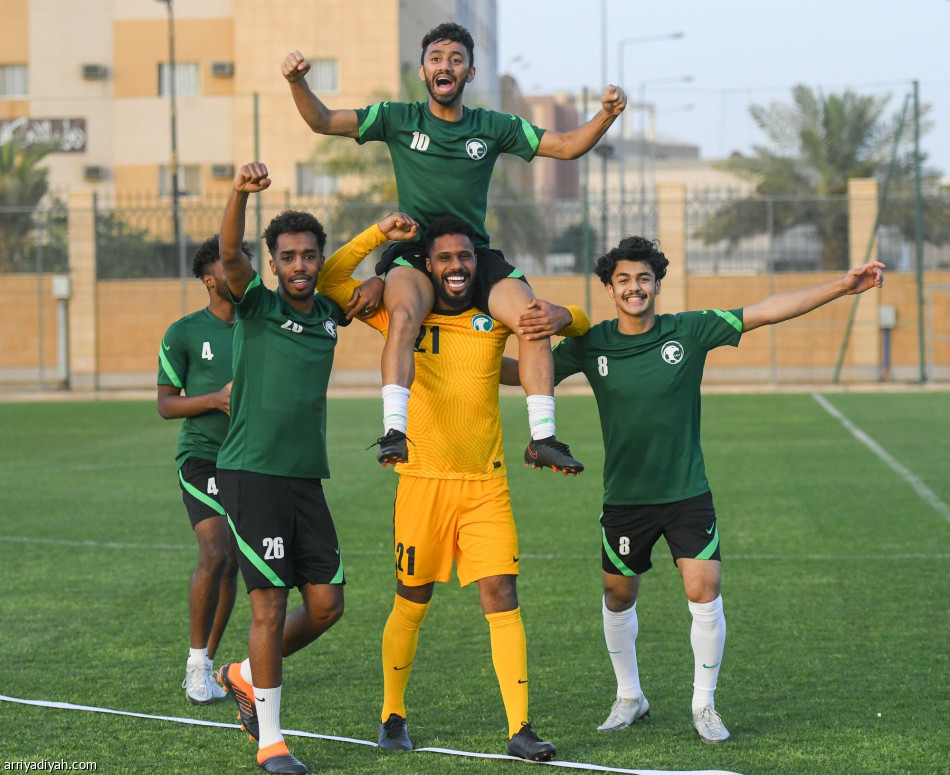 الإصابة تبعد آل سليس عن الأولمبي