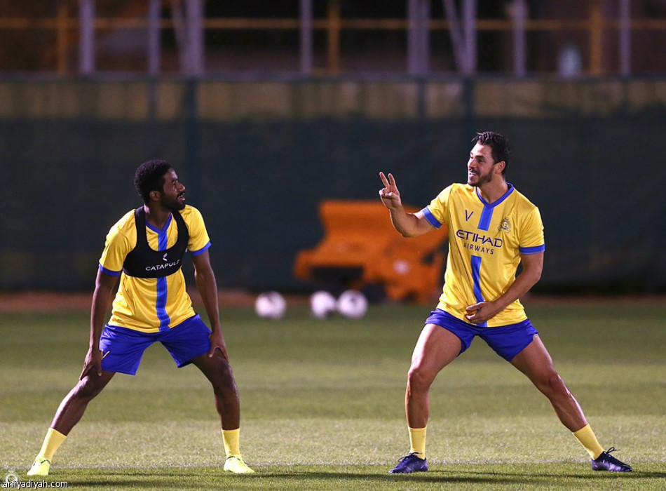 النصر ينطلق بمشاركة حمدالله وجوليانو