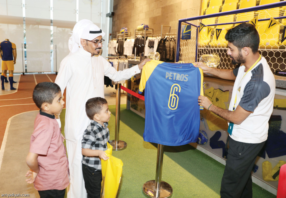 النصراويون 
يتحدون الخسارة في المتجر