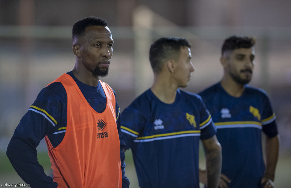 التعاون بـ«الفيديو».. وفيريرا يباغت
