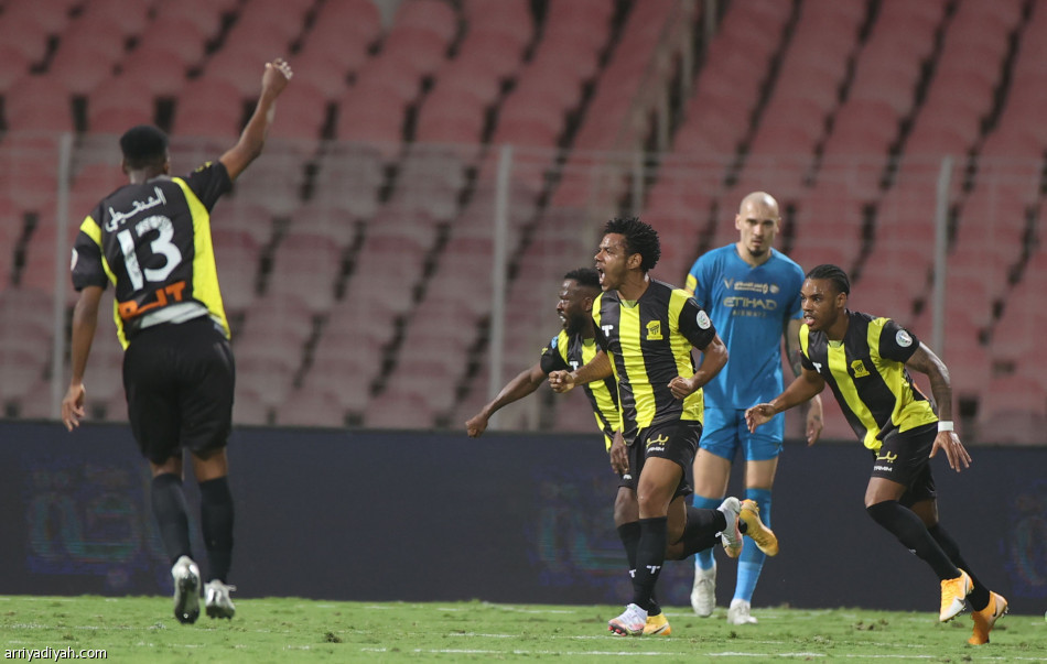 رومارينيو يحبط النصر.. وينقذ الاتحاد