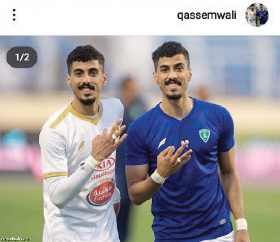 لاجامي
يتخلى عن توأمه