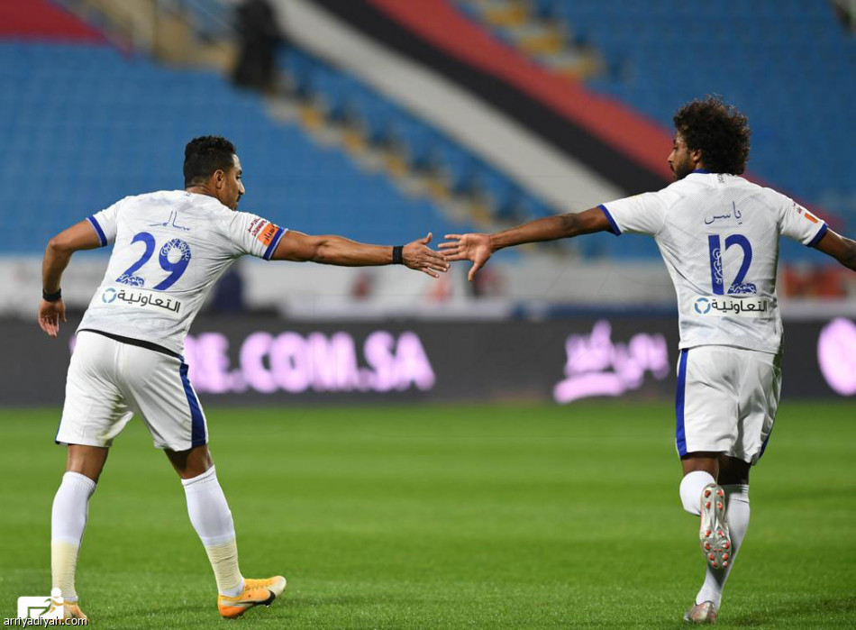 قطار الهلال يعبر الرائد برأسية قاتلة