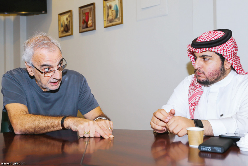 فوساتي:
5 لاعبين يختارون تشكيلة الأهلي