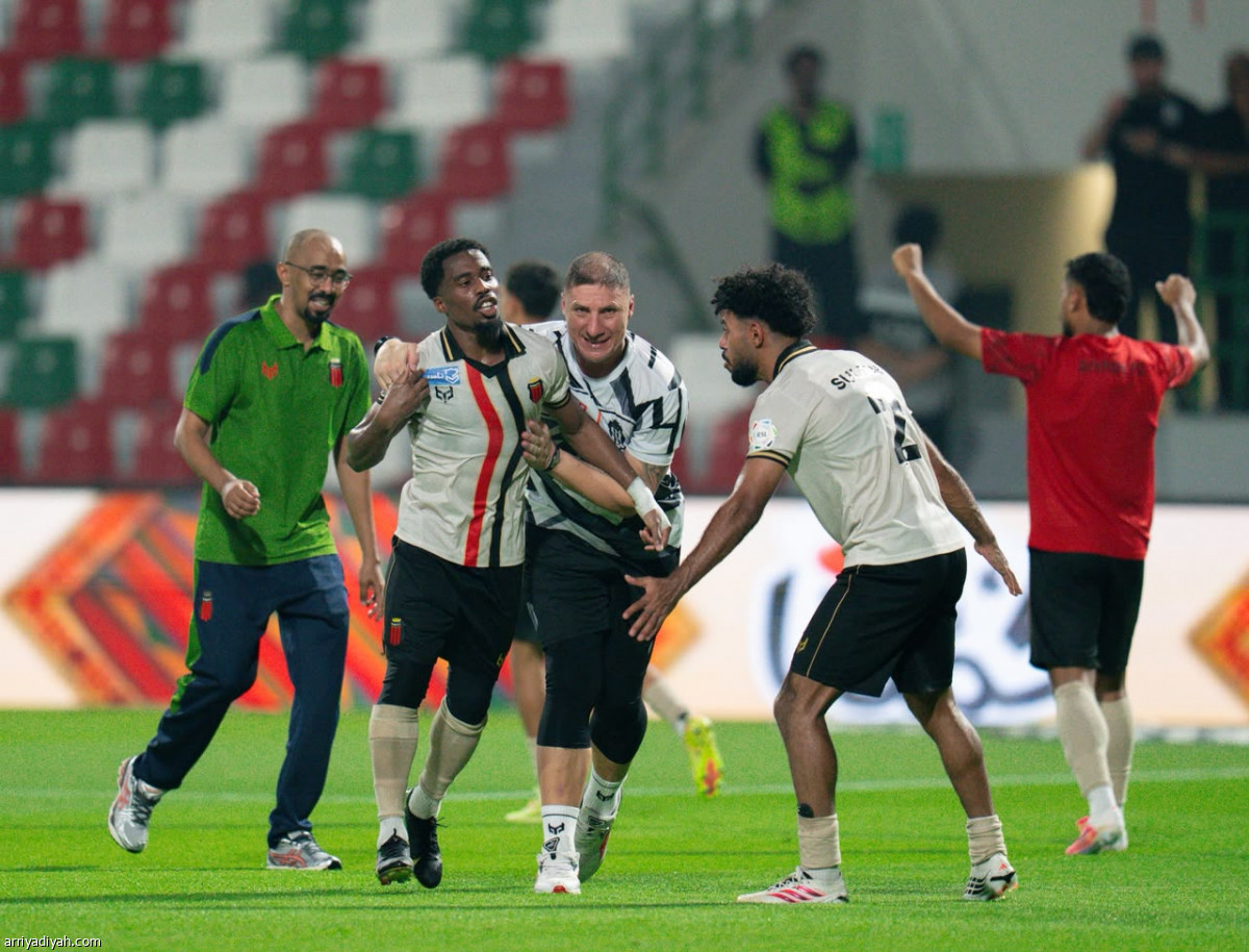الاتفاق يفوز بالأربعة