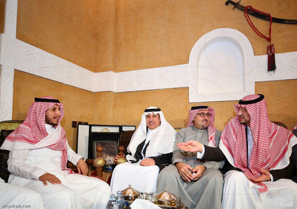 الحلافي يجمع كبار النصر