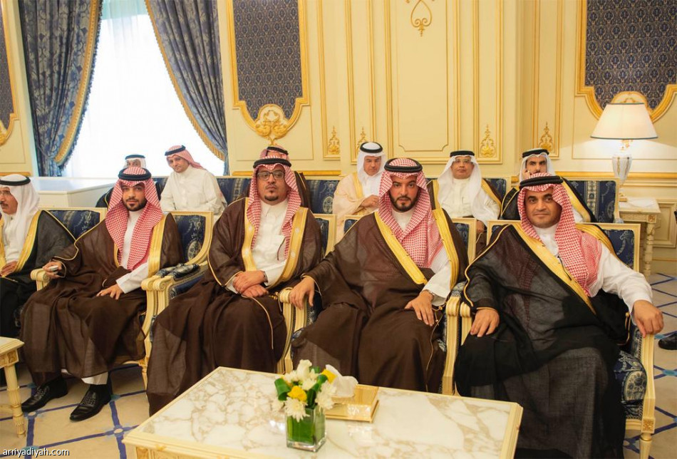 خادم الحرمين الشريفين يستقبل رئيس هيئة الرياضة ورؤساء الأندية الرياضية