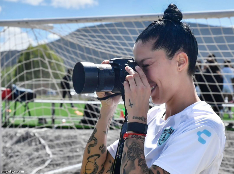 هيرموسو تطوي 
قبلة المونديال