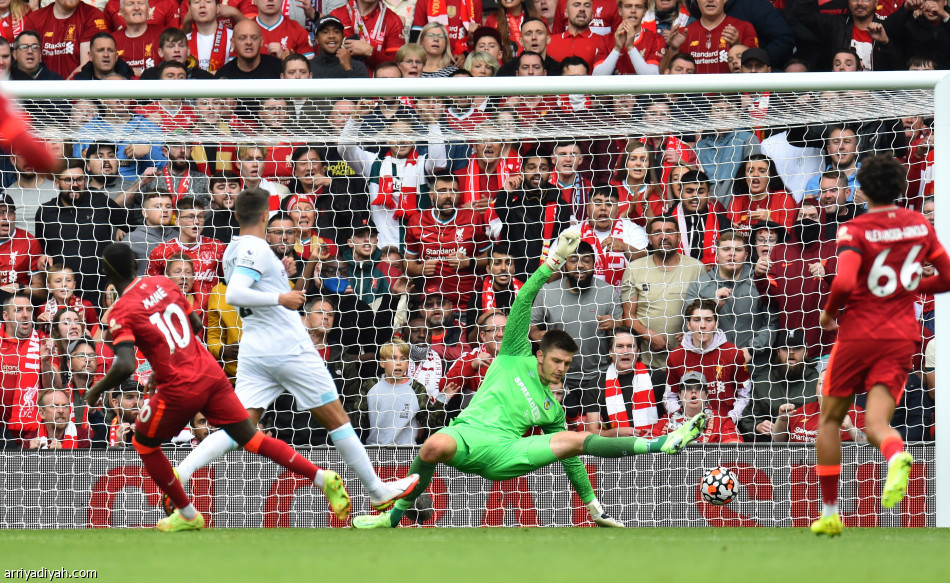 ليفربول ينفرد بصدارة الدوري الإنجليزي