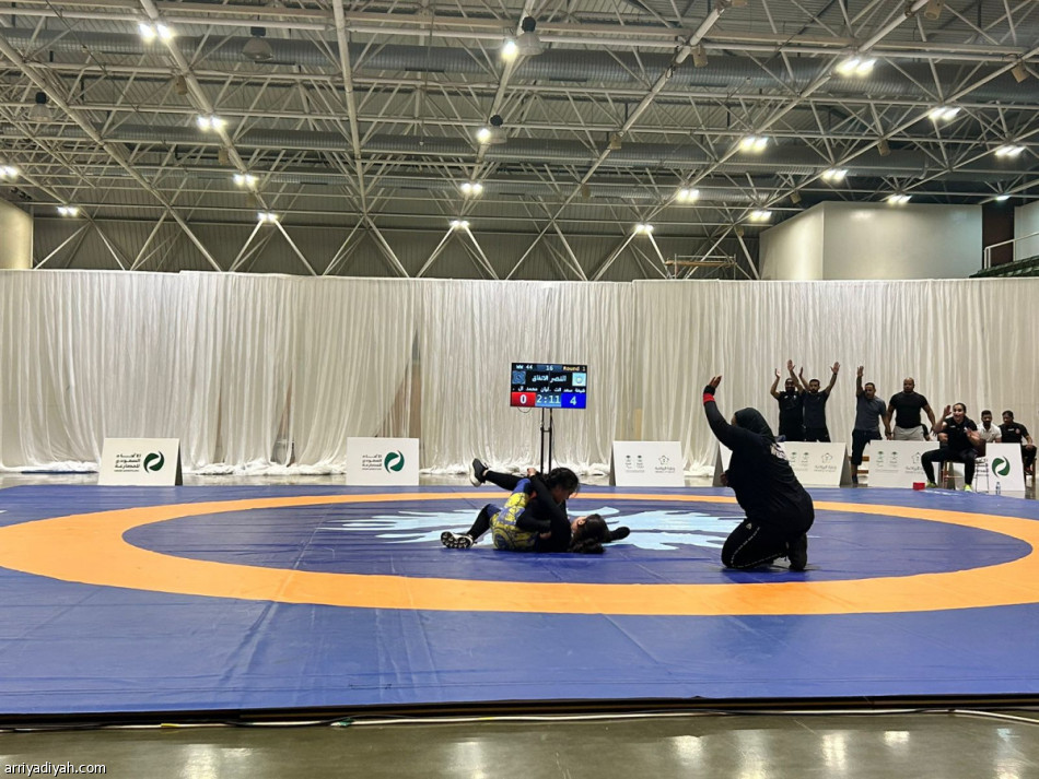 121 مشاركة في أول مصارعة نسائية سعودية