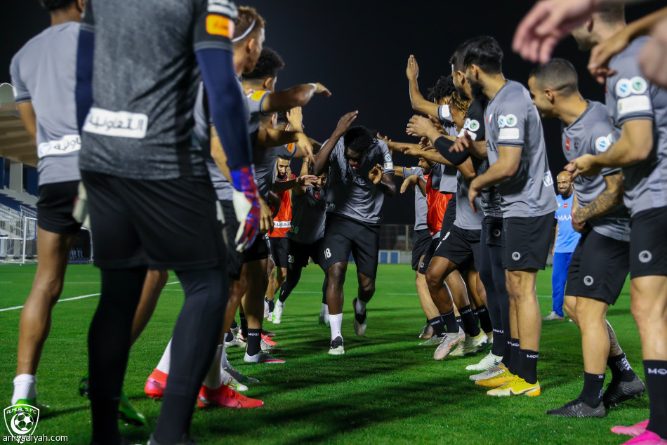 مورايس يقود الهلال.. وسالم يعود