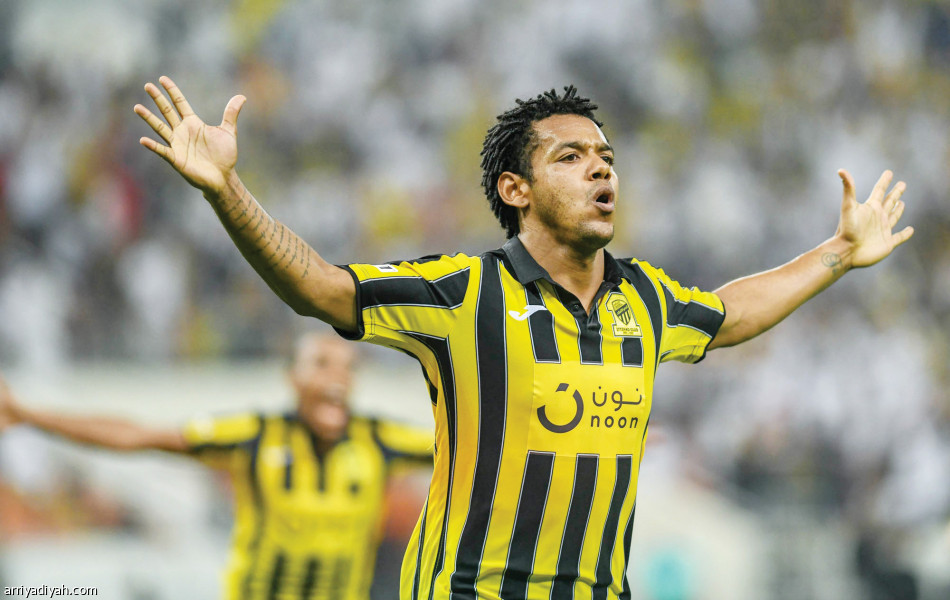 رومارينهو.. 
من الرحيل إلى نجومية الكأس