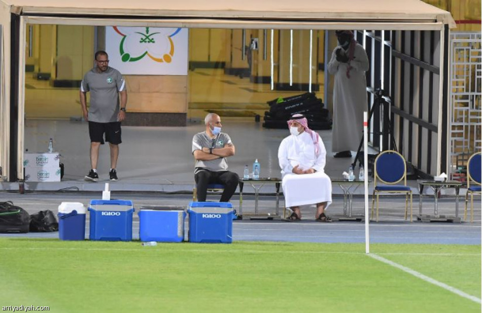 الشهراني يربك رينارد قبل الأوزبكي