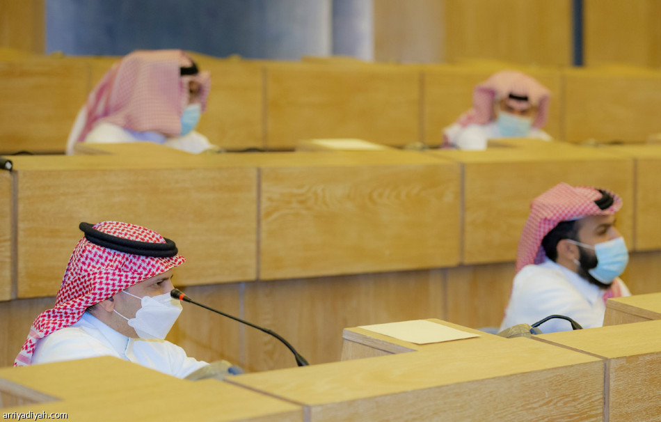 وزارة الرياضة
تناقش تطوير الاستراتيجية