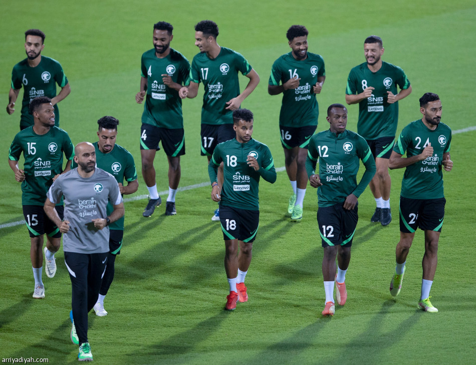 غدا.. الأخضر يطير إلى عُمان