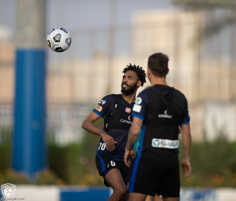 ميكالي يرفع لياقة لاعبي الهلال.. والعبدان يغيب