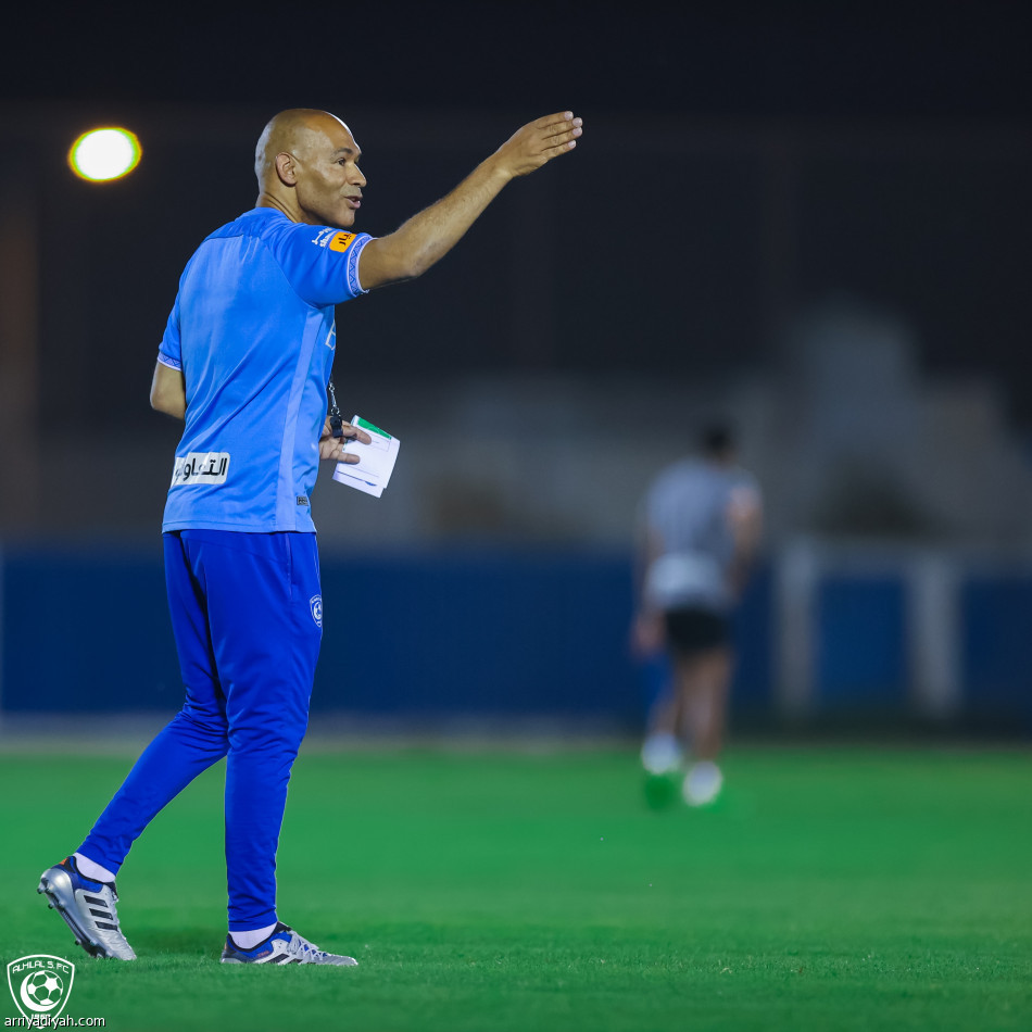 الهلال.. جانج وعطيف يقتربان من العودة
