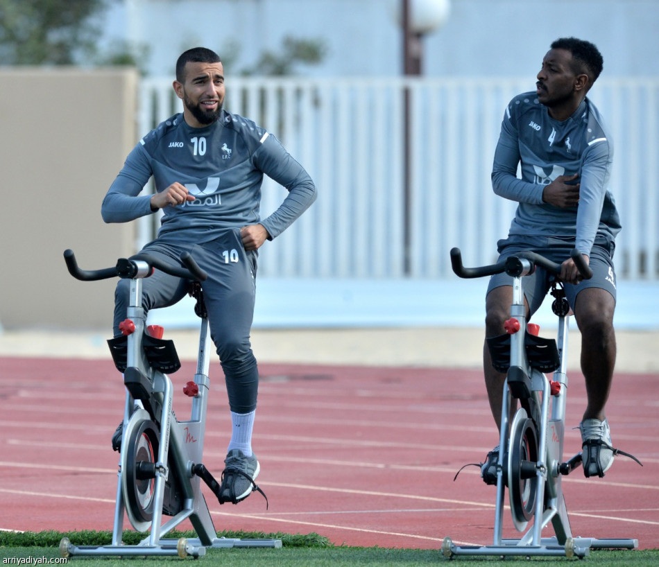 العطوي يكثف اللياقة.. ويريح اللاعبين