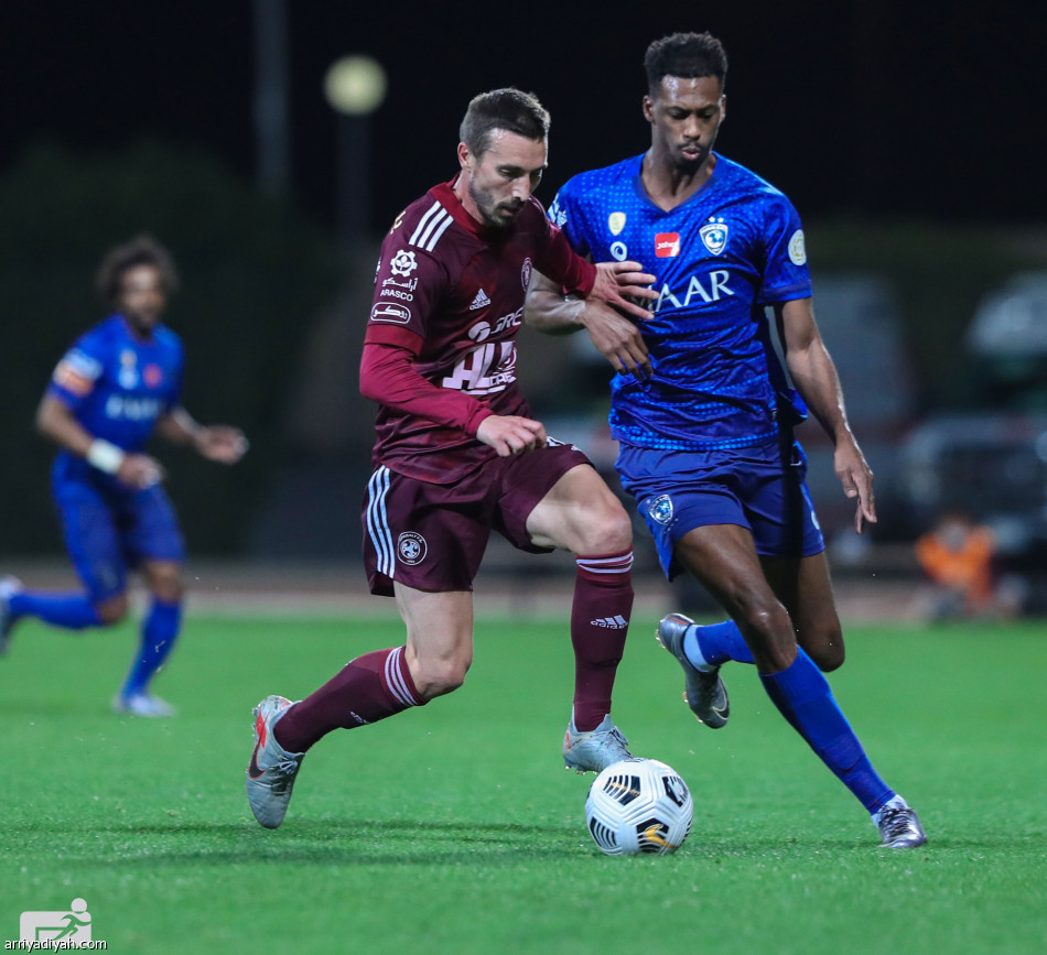 الفيصلي يرفض ابتعاد الهلال بالصدارة