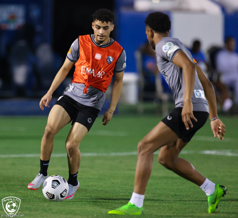 الهلال.. عطيف يعود والشهراني يغيب