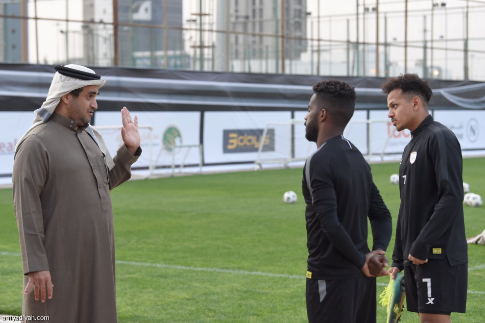 اجتماع مكاشفة يجمع البلطان بلاعبي الشباب