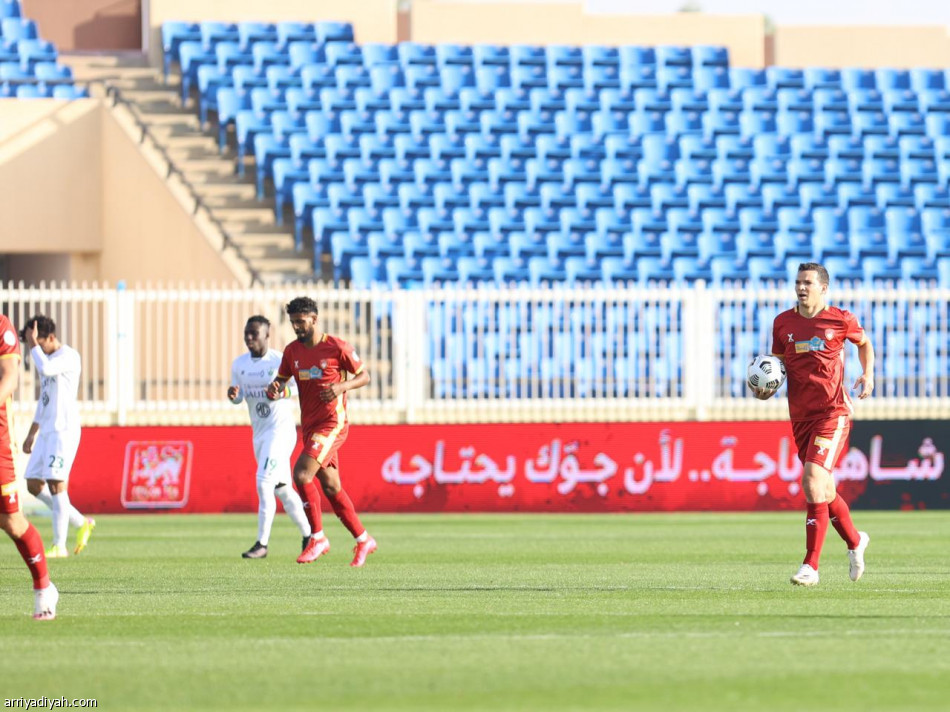 ضمك يهزم الأهلي.. ويرسل النصر إلى الأخير