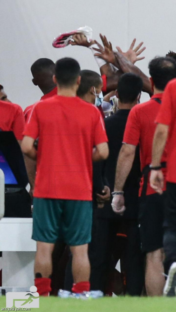 اشتباكات بين لاعبي الاتحاد والاتفاق