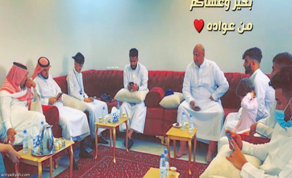 سناب شات
يوثق أجواء العيد