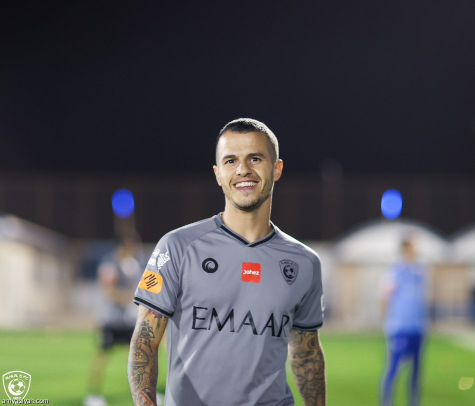 مورايس يقود الهلال.. وسالم يعود