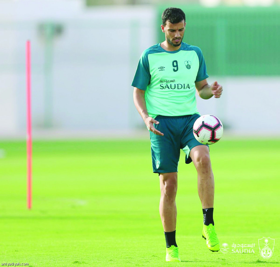 فوساتي
يعالج الأخطاء.. ويطالب بالتركيز