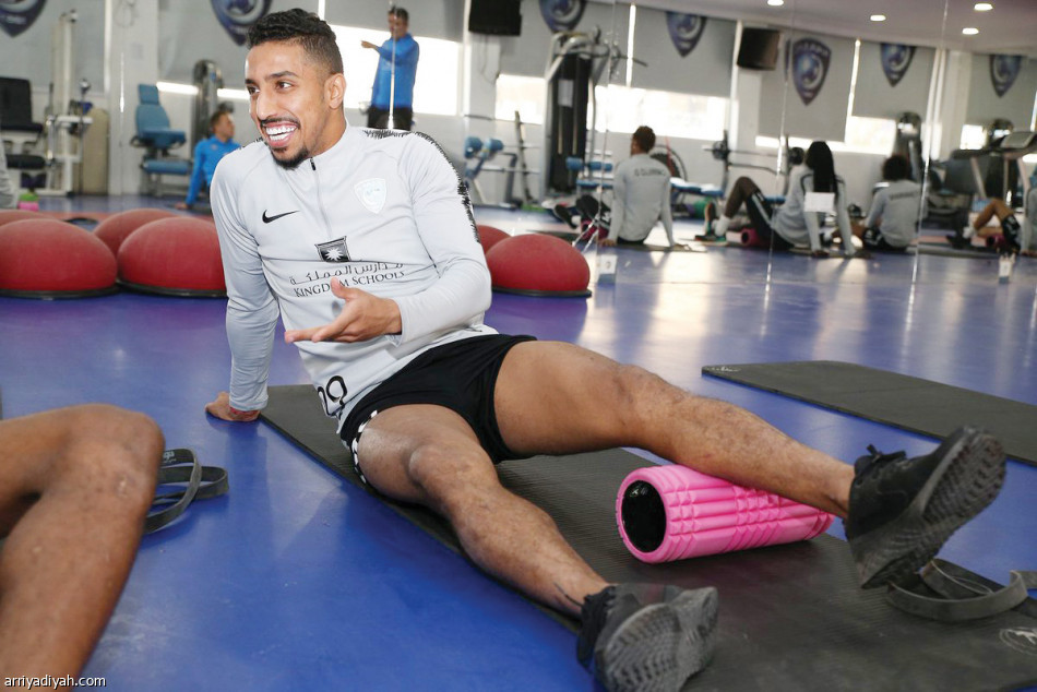 4 شباب
يدعمون الهلال