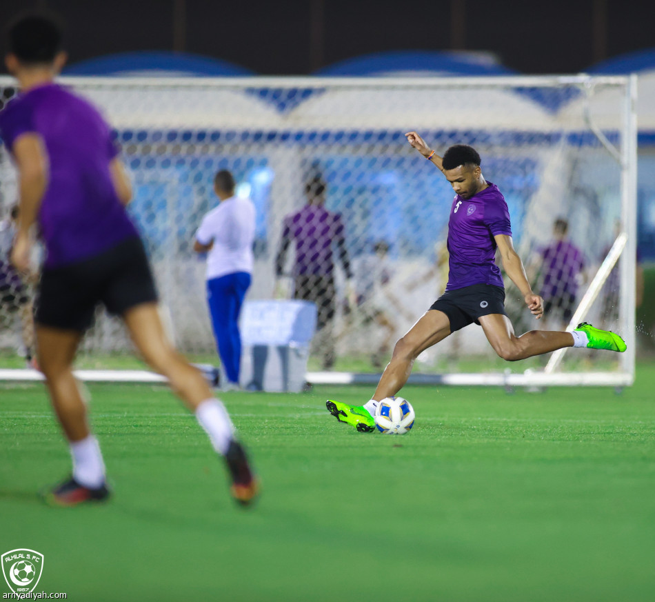 الهلال يستهدف «الانفراد» أمام الطاجيكي