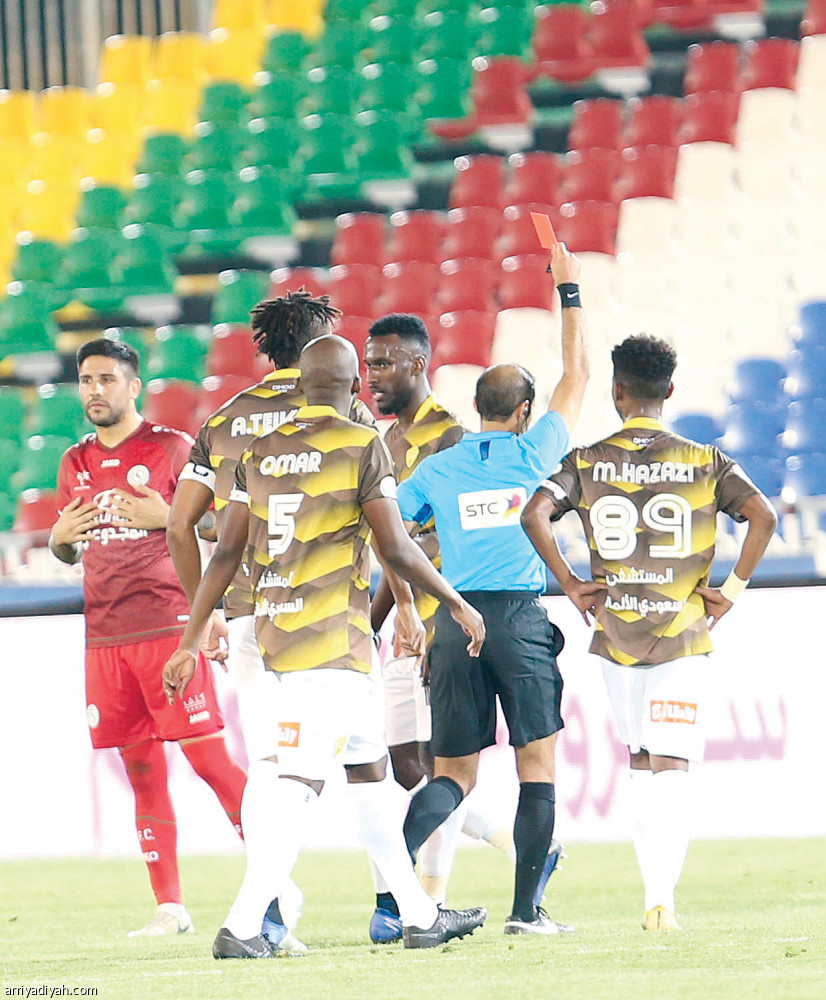 VAR
يطرد لاعبين