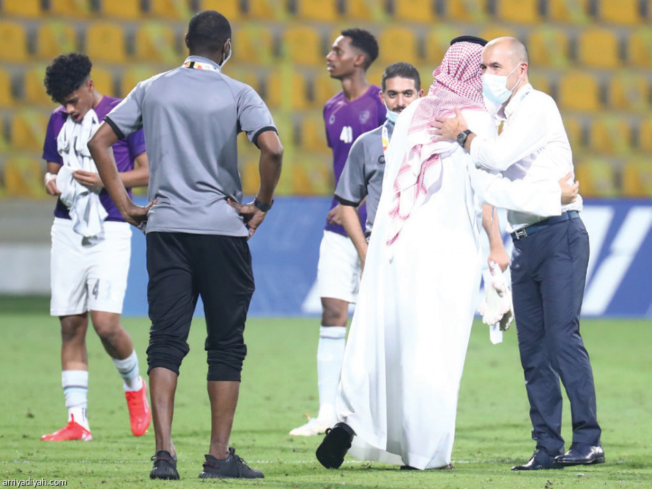 عبر بوابة الاستقلال..
الهلال يلحق بالاتحاد