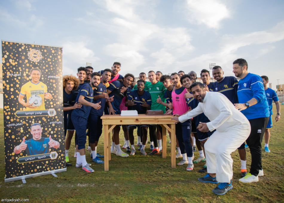 التعاون يحتفي بتاوامبا وكاسيو قبل النصر