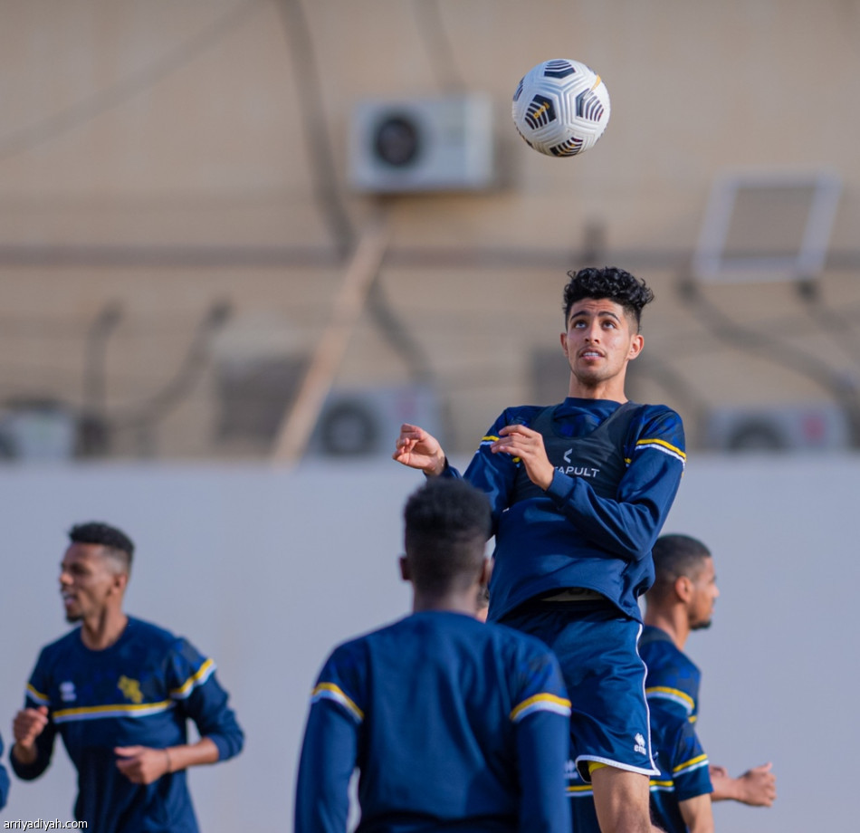 التعاون يحتفي بتاوامبا وكاسيو قبل النصر