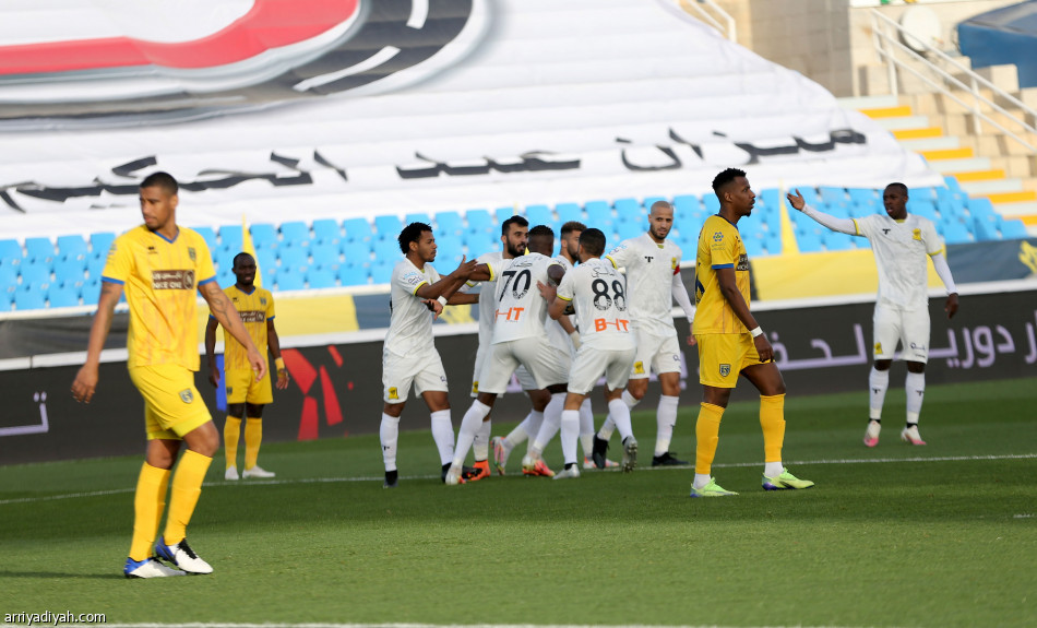 الاتحاد يقتحم «منافسة اللقب» بنقاط التعاون