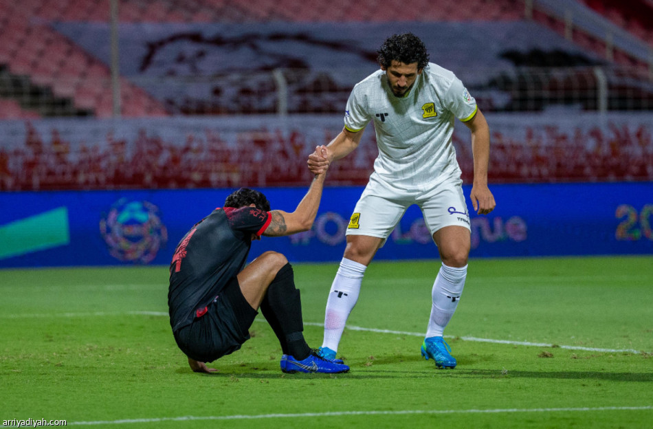 الاتحاد يقتحم مربع الكبار في الدوري