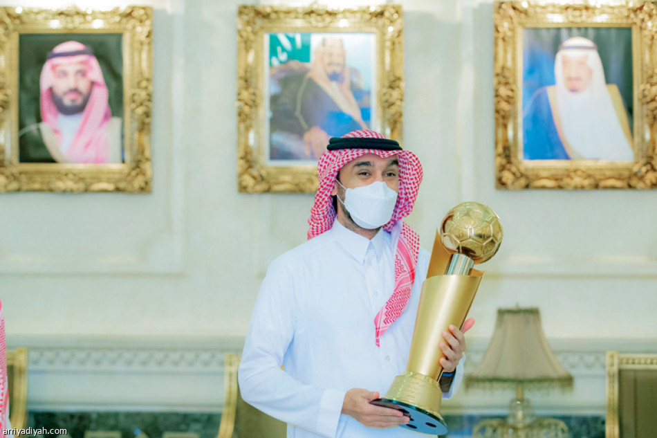 الفيصل يحفز أبطال العرب: 
مستقبلكم مشرق