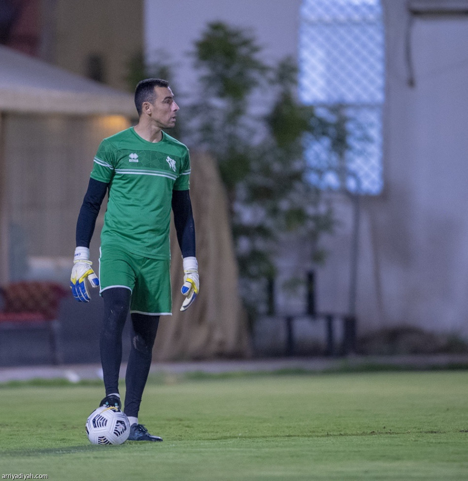 ديربي القصيم.. هاسي يقسم الرائد.. والتعاون يناور