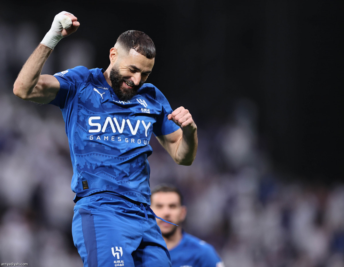 الهلال يستعرض القوة