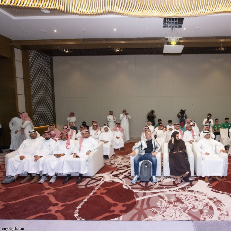 فوكوفيتش يقود «أخضر الطائرة»