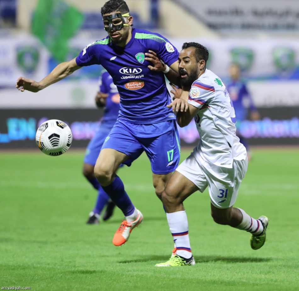 أبها يواصل التألق.. ويلحق الفتح بالنصر