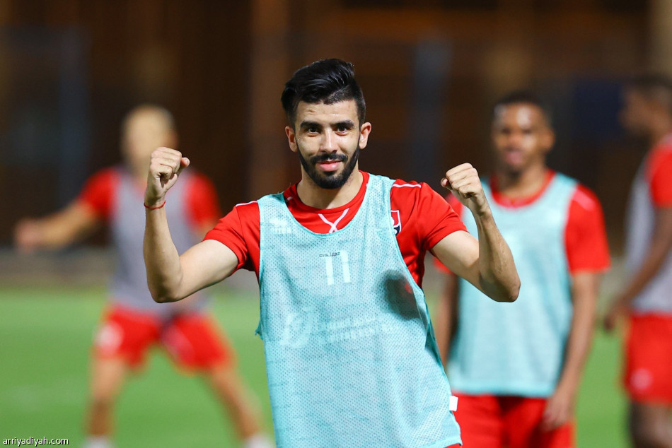 ديربي القصيم.. هاسي يقسم الرائد.. والتعاون يناور