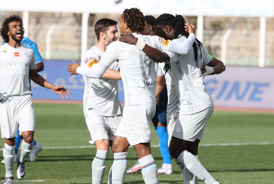 الهلال يفجر غضبه في شباك العين