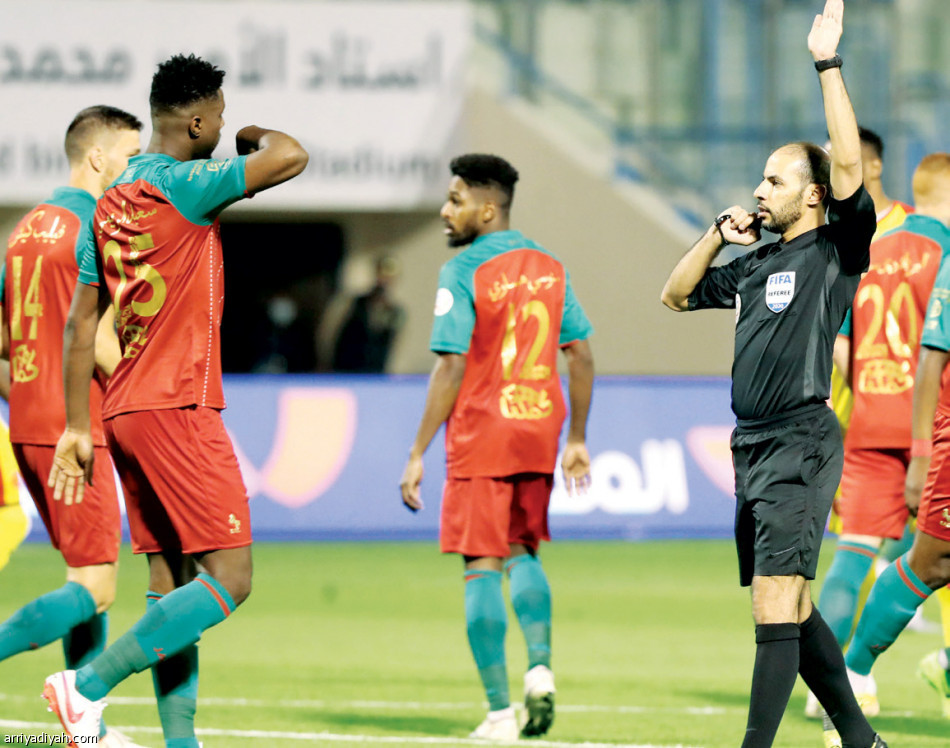 المناعي..
ثالث تونسي يفوز بالديربي
